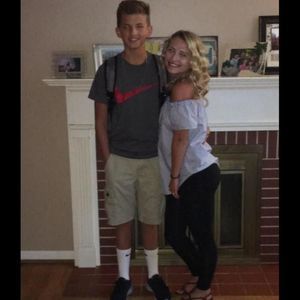 Meet your Posher, Devin